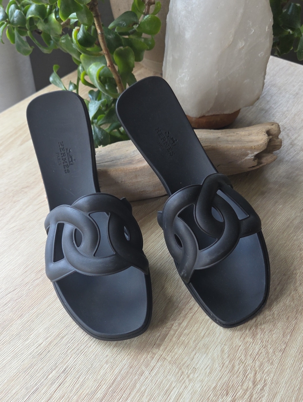 HERMES Aloha Black Rubber Flat Sandals